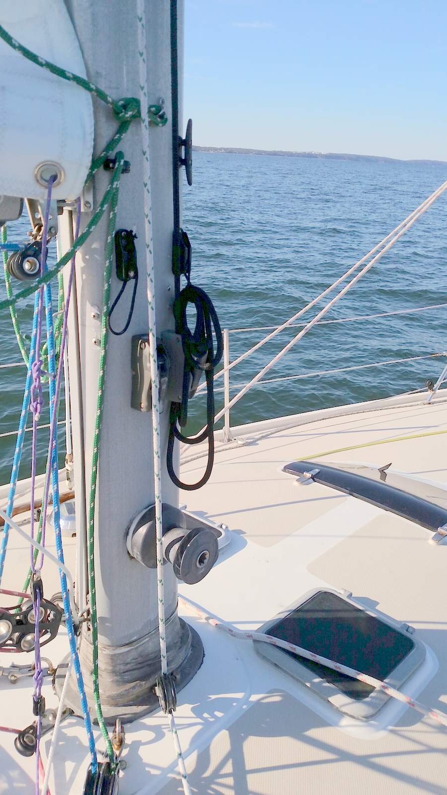 sailboat halyard mainsail