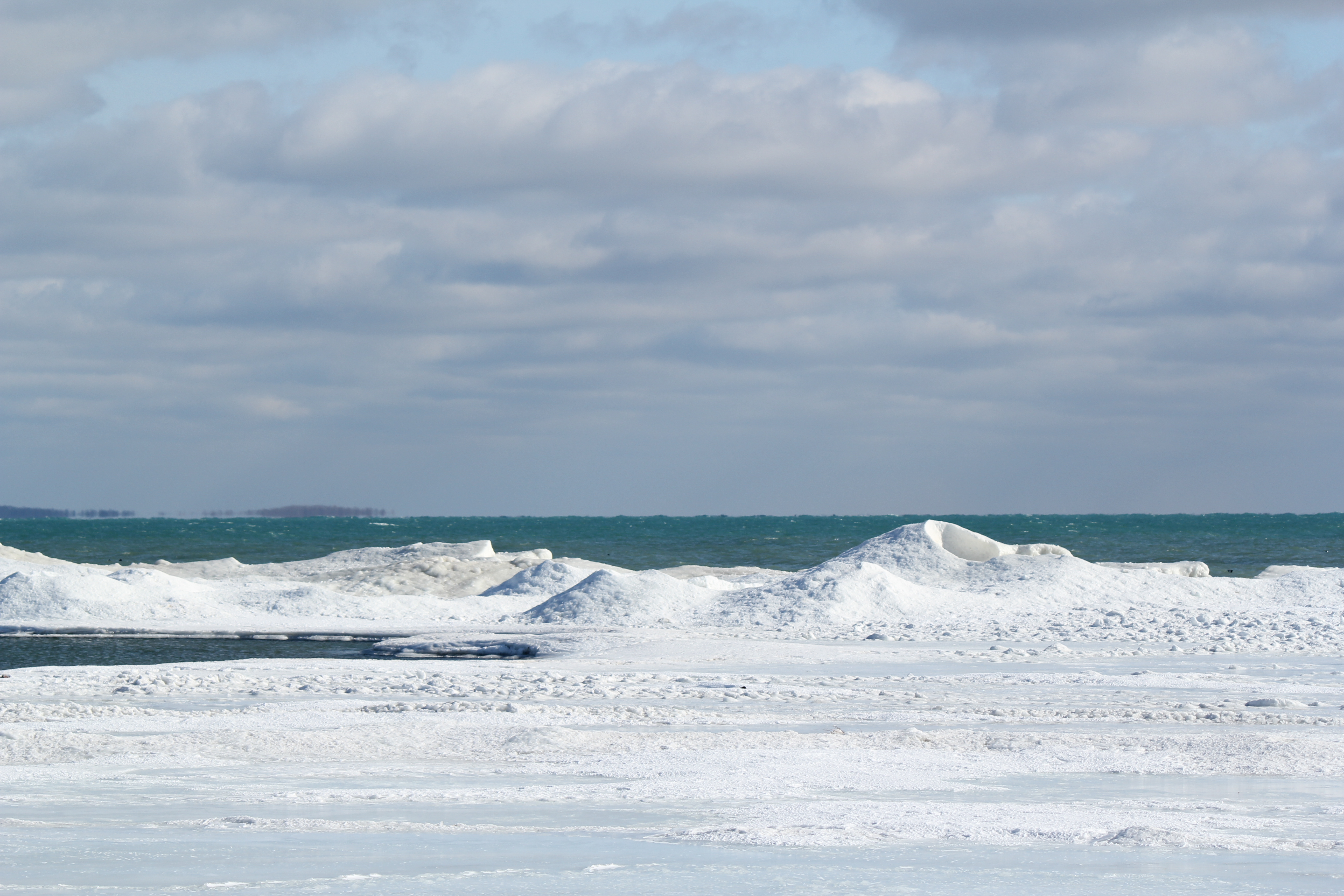 Lake Ontario shore ice